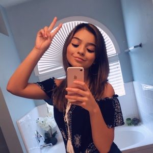 Meet your Posher, Alyssa